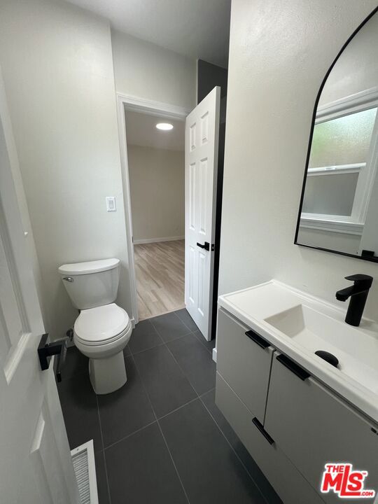 1284 S Highland Avenue Property Photo 14