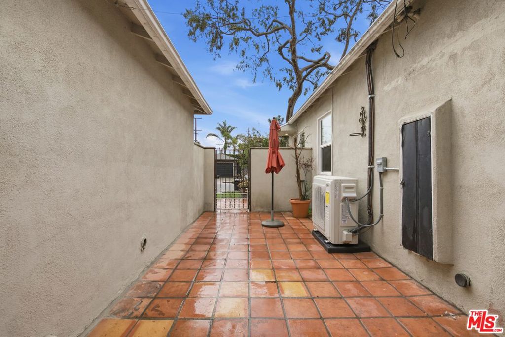 4236 Elenda Street Property Photo 26