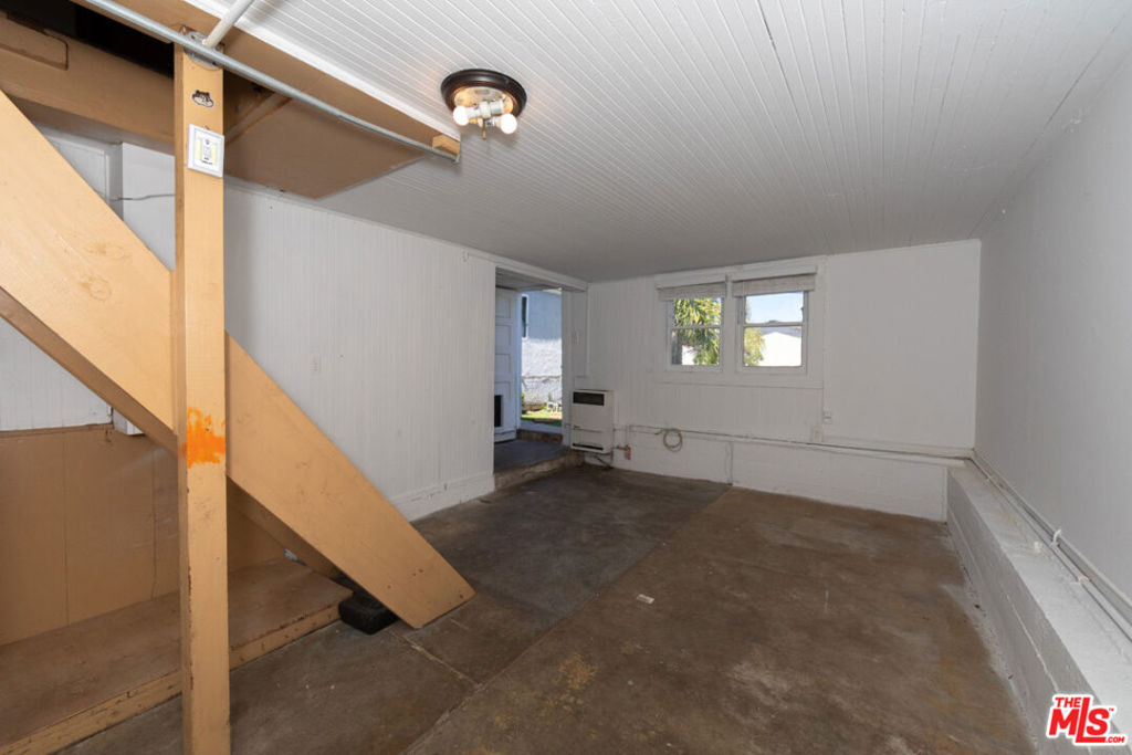 1334 W 17th Street Property Photo 19