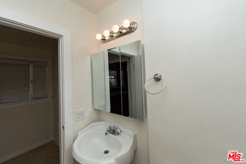 1334 W 17th Street Property Photo 30