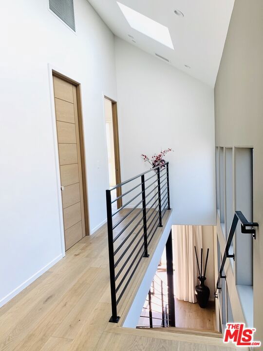 2606 S Barrington Avenue Property Photo 48