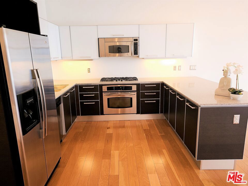 801 S Grand Avenue 1209 Property Photo 5