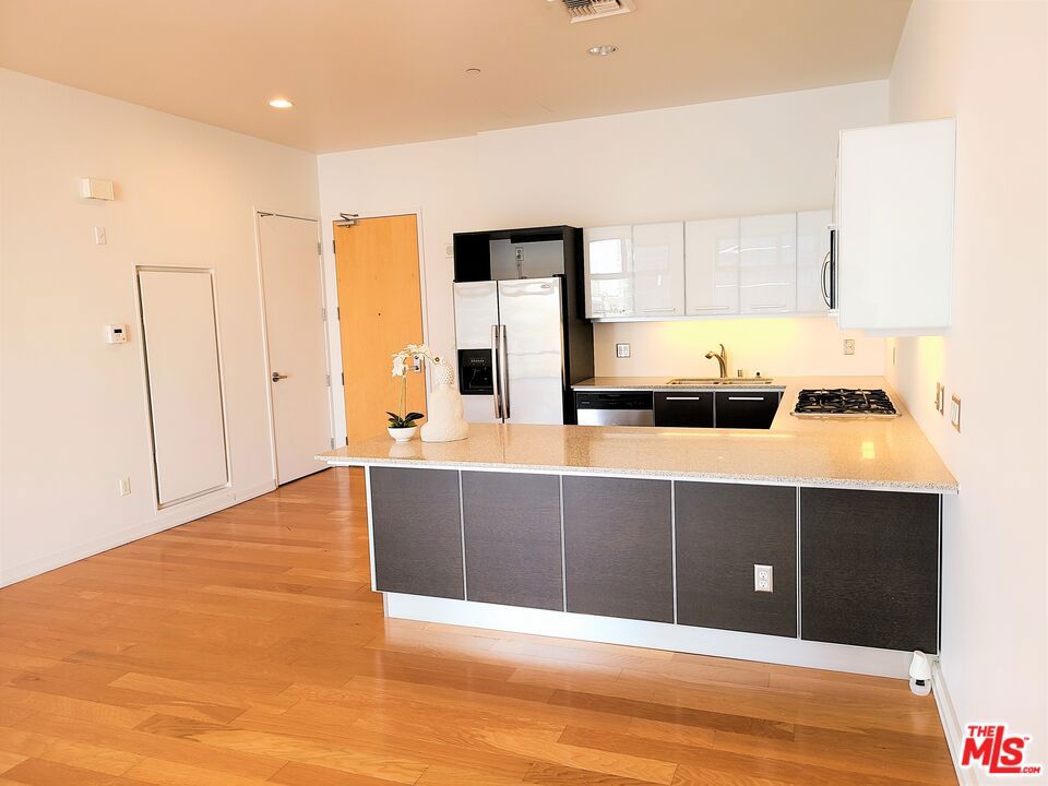 801 S Grand Avenue 1209 Property Photo 13