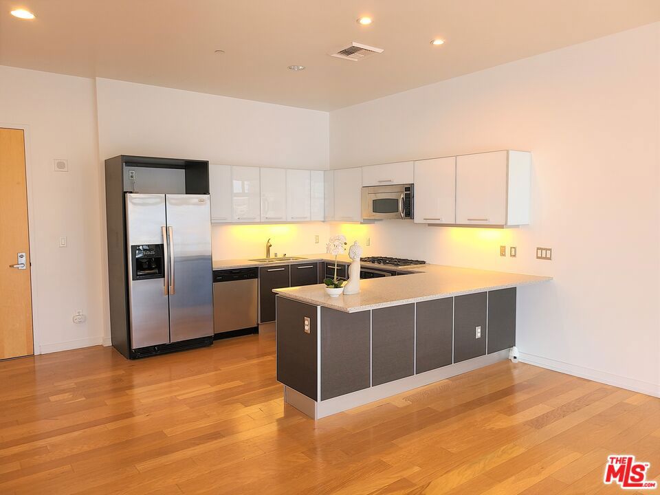 801 S Grand Avenue 1209 Property Photo 14