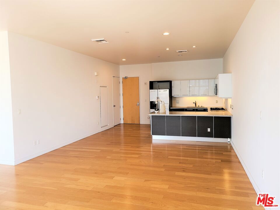 801 S Grand Avenue 1209 Property Photo 17