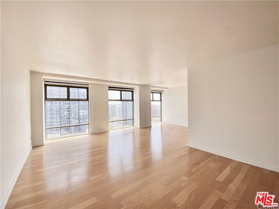 801 S Grand Avenue 1209 Property Photo 18
