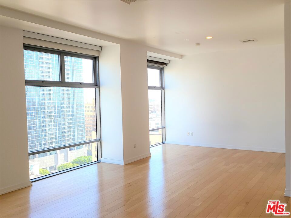 801 S Grand Avenue 1209 Property Photo 22