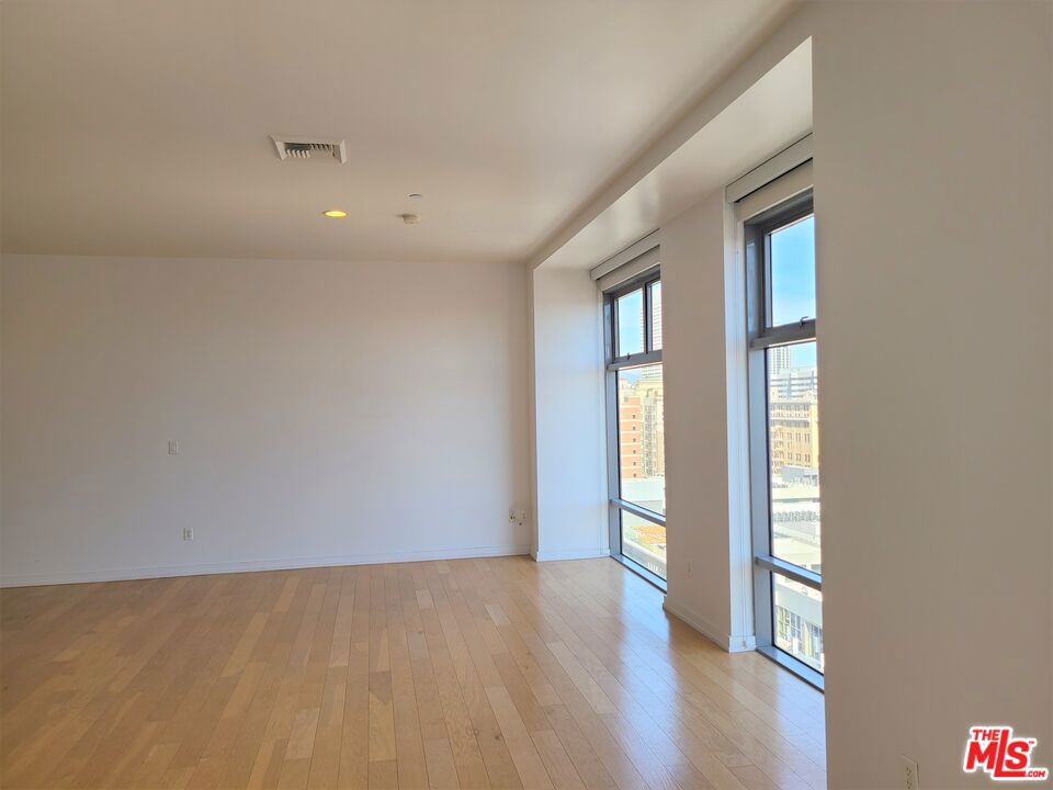 801 S Grand Avenue 1209 Property Photo 29