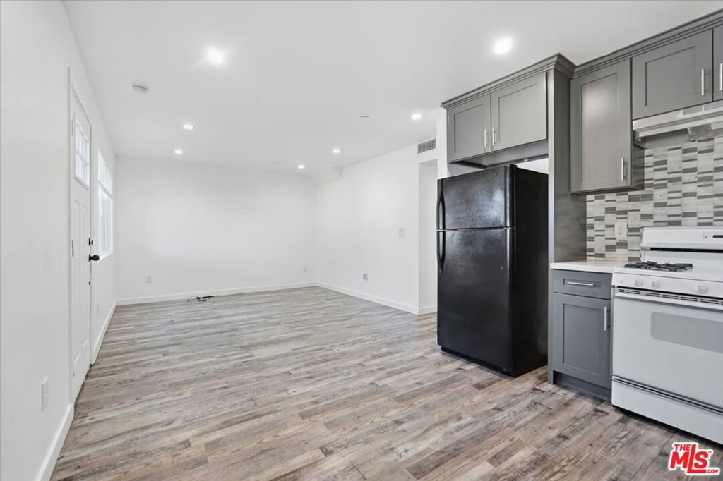 4150 S Normandie Avenue Property Photo 18