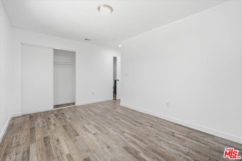 4150 S Normandie Avenue Property Photo 22