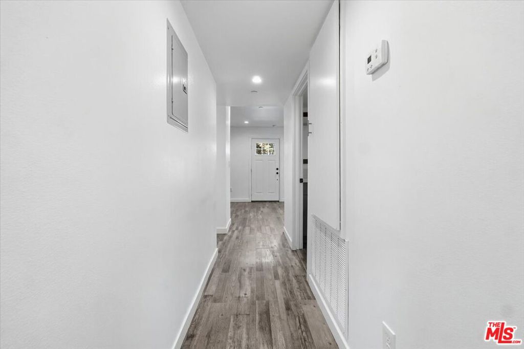4150 S Normandie Avenue Property Photo 27