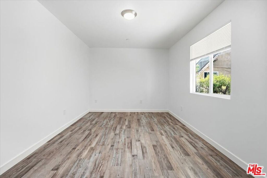 4150 S Normandie Avenue Property Photo 30
