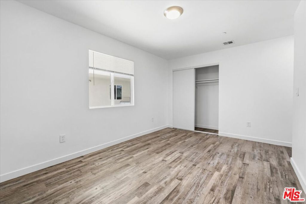 4150 S Normandie Avenue Property Photo 31