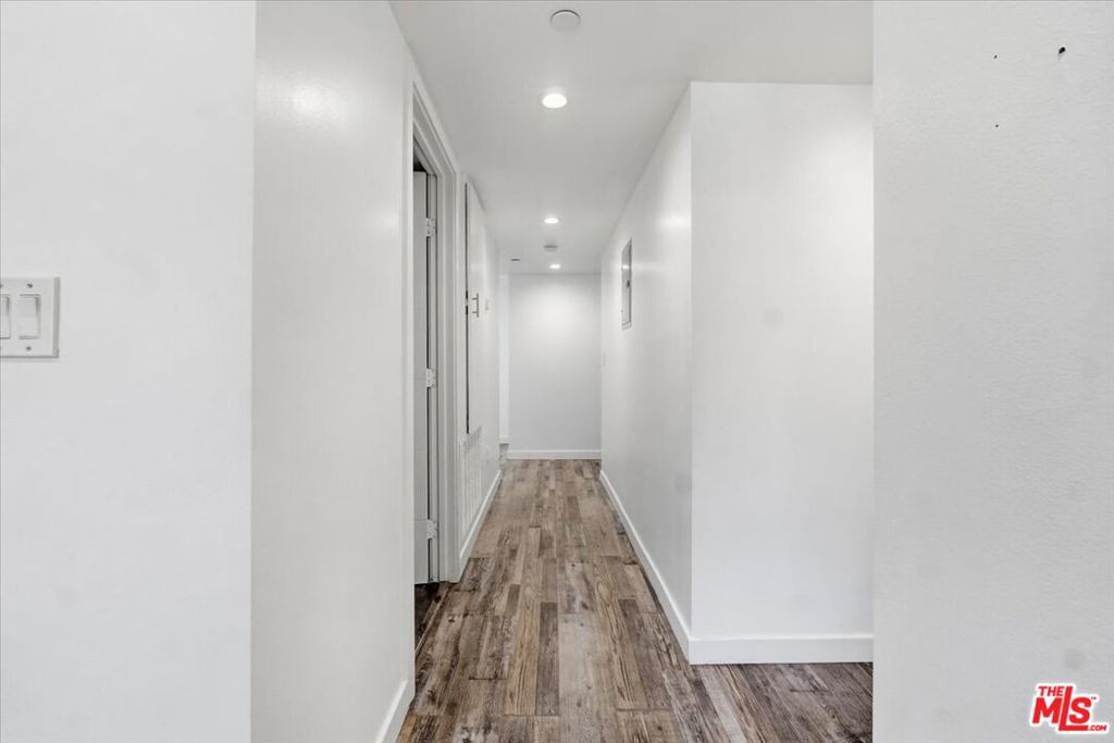 4150 S Normandie Avenue Property Photo 35