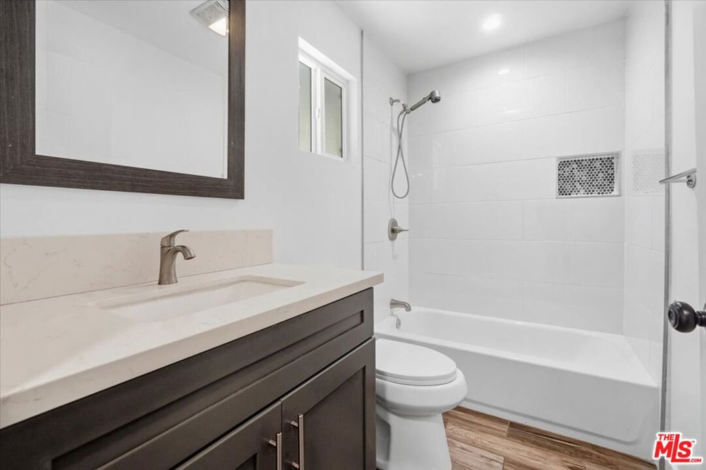 4150 S Normandie Avenue Property Photo 38