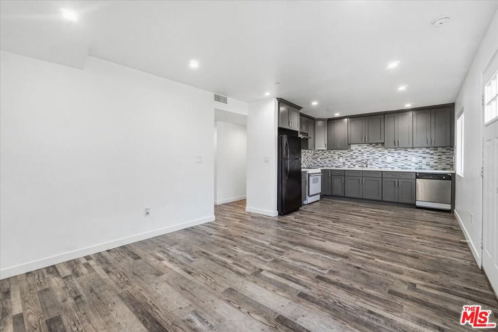 4150 S Normandie Avenue Property Photo 39