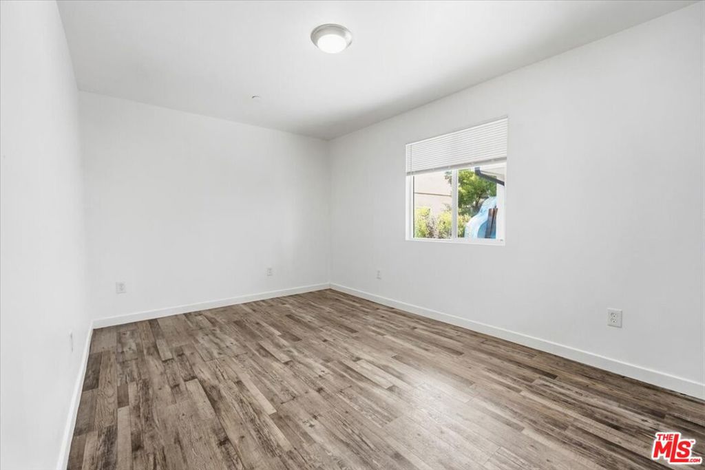 4150 S Normandie Avenue Property Photo 40