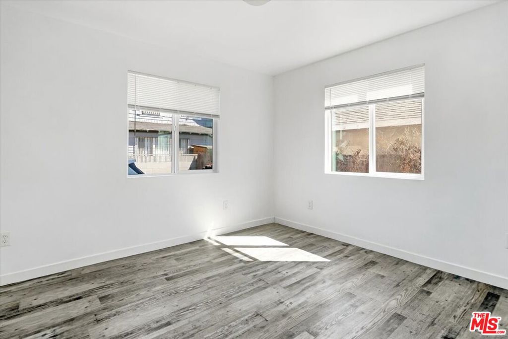 4150 S Normandie Avenue Property Photo 47
