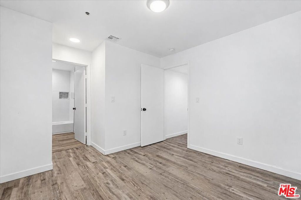 4150 S Normandie Avenue Property Photo 50