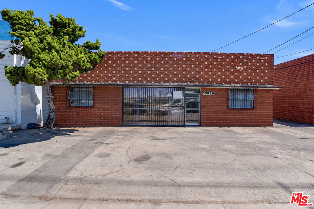 10920 S La Cienega Boulevard Property Photo 1