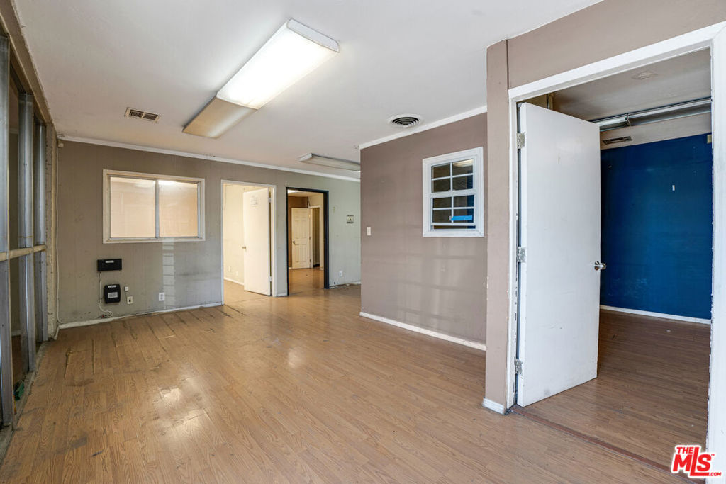 10920 S La Cienega Boulevard Property Photo 3