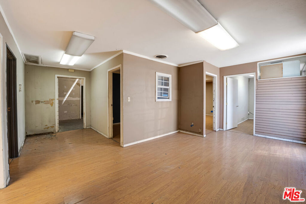 10920 S La Cienega Boulevard Property Photo 4