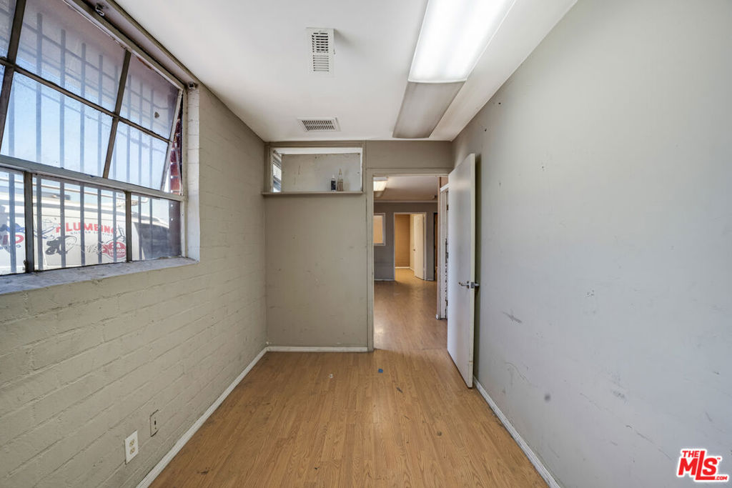 10920 S La Cienega Boulevard Property Photo 6