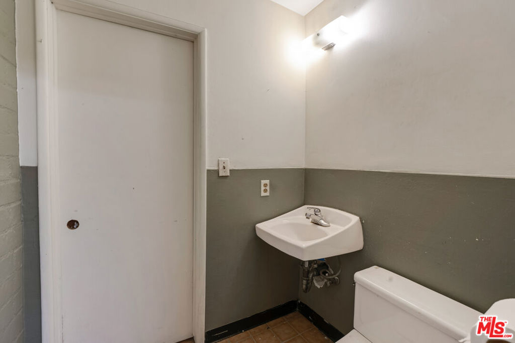10920 S La Cienega Boulevard Property Photo 11