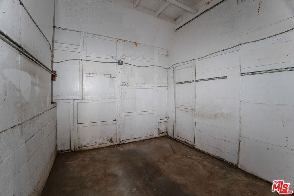 10920 S La Cienega Boulevard Property Photo 16