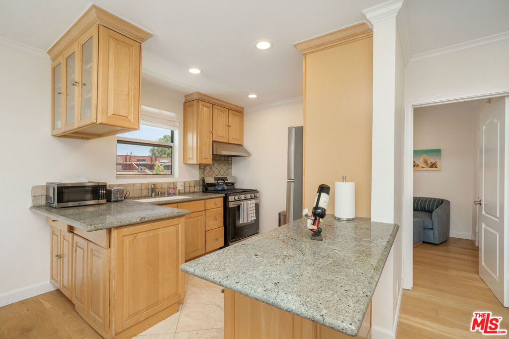 2101 Ocean Avenue 17 Property Photo 7