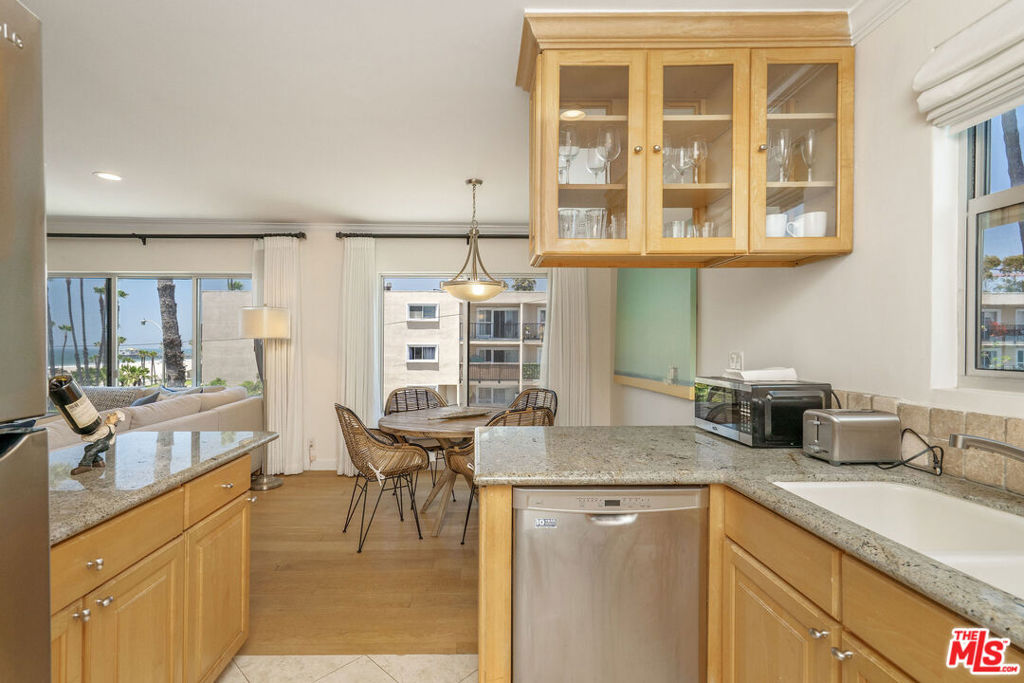 2101 Ocean Avenue 17 Property Photo 9