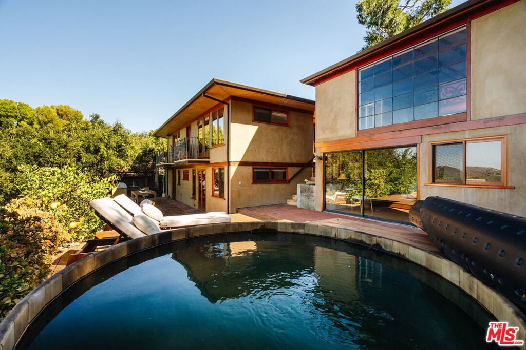 21071 Waveview Drive Property Photo 1