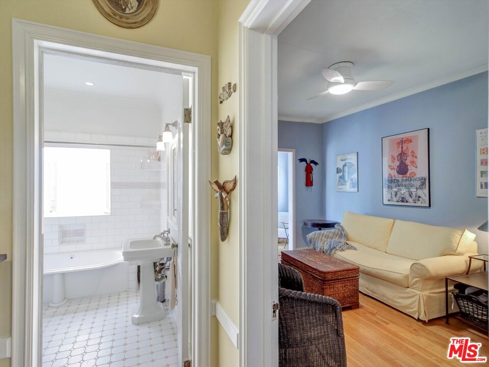 1327 N Hayworth Avenue Property Photo 26
