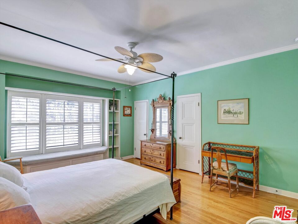 1327 N Hayworth Avenue Property Photo 40
