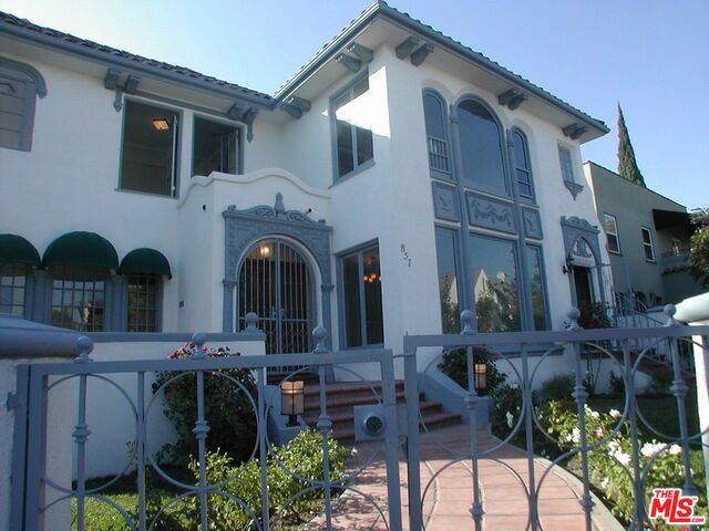 857 S Sycamore Avenue Property Photo 2