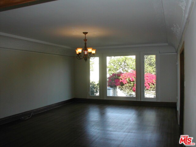 857 S Sycamore Avenue Property Photo 3