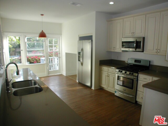 857 S Sycamore Avenue Property Photo 12