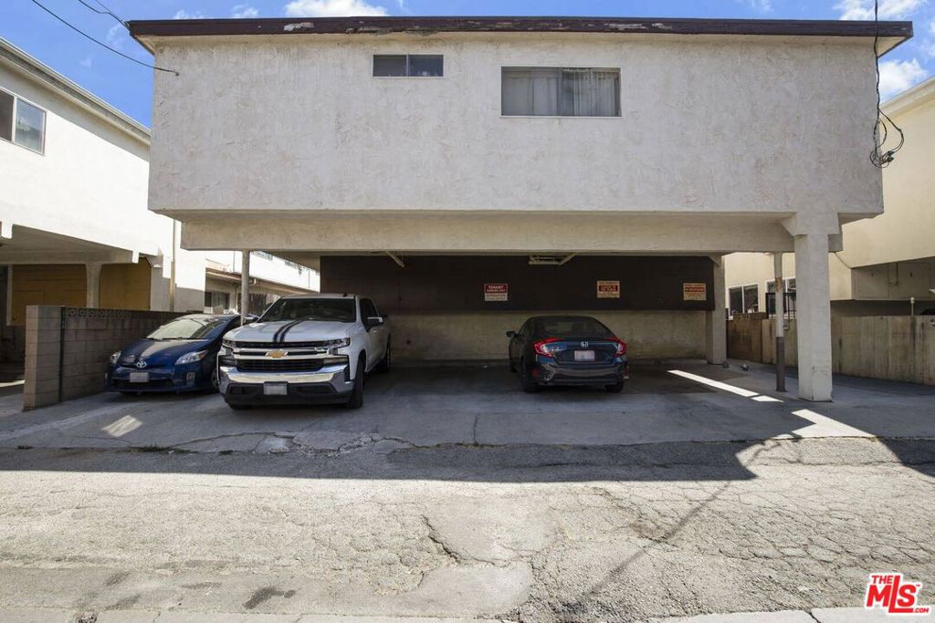 3747 Mentone Avenue Property Photo 3