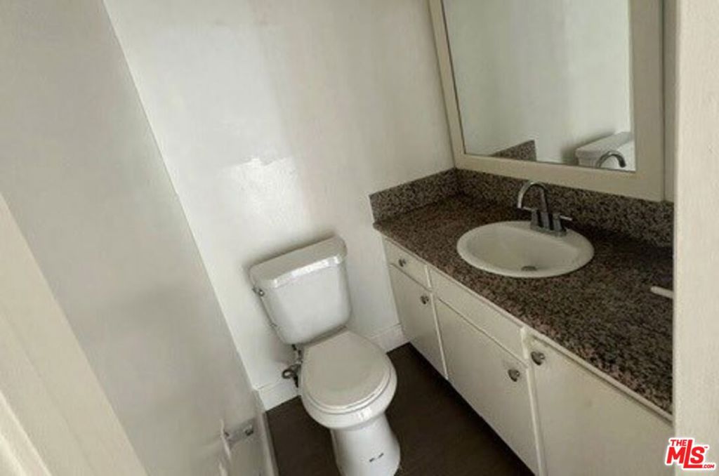 3747 Mentone Avenue Property Photo 11