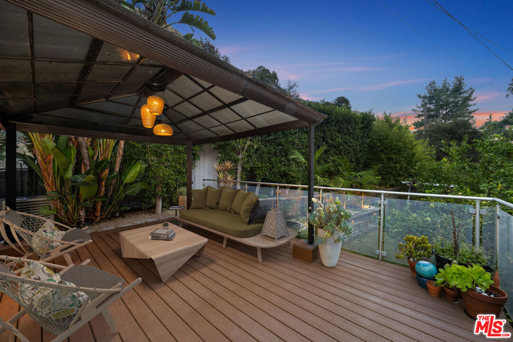 2250 Nichols Canyon Road Property Photo 8