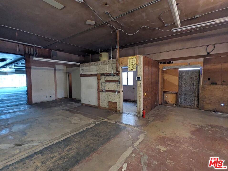 3101 E Anaheim Street Property Photo 9