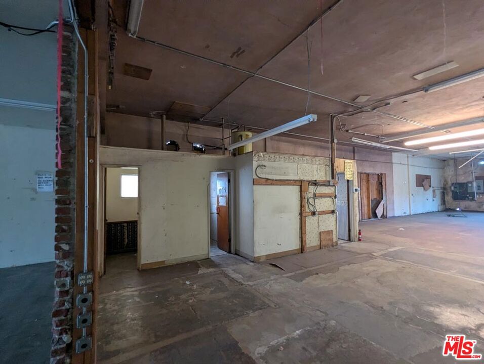 3101 E Anaheim Street Property Photo 15