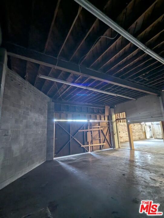 3121 E Anaheim Street Property Photo 10
