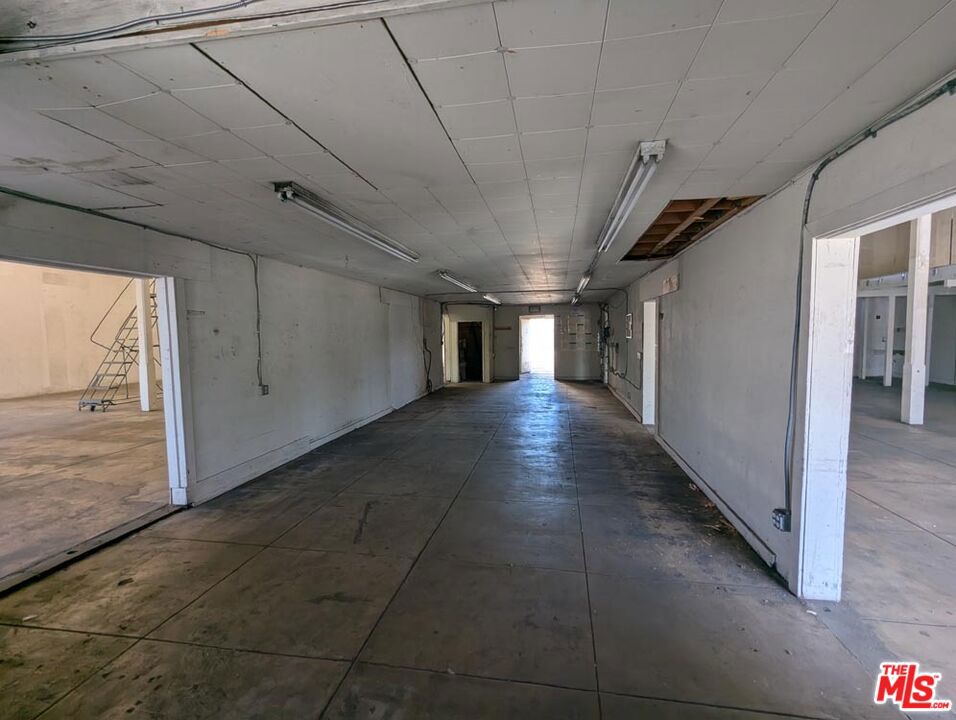 3121 E Anaheim Street Property Photo 16