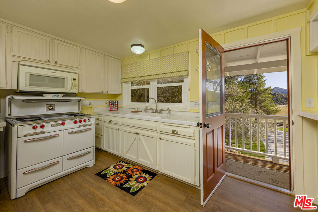 29433 Highway 33 Property Photo 25
