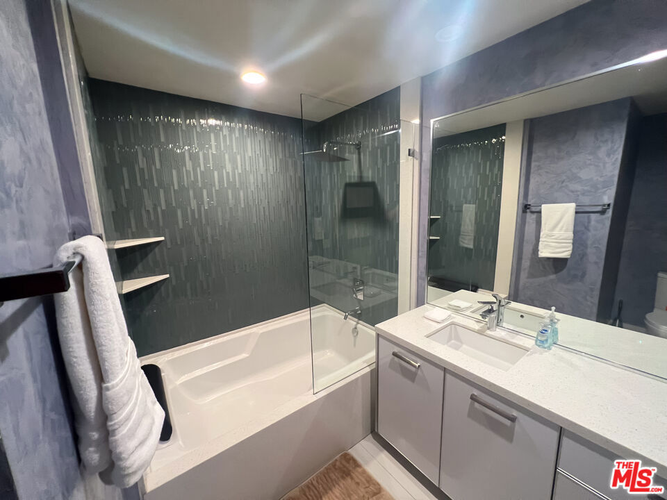 6425 Weidlake Drive Property Photo 41