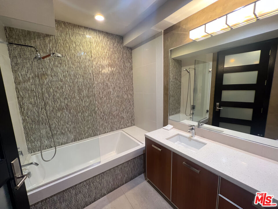6425 Weidlake Drive Property Photo 43