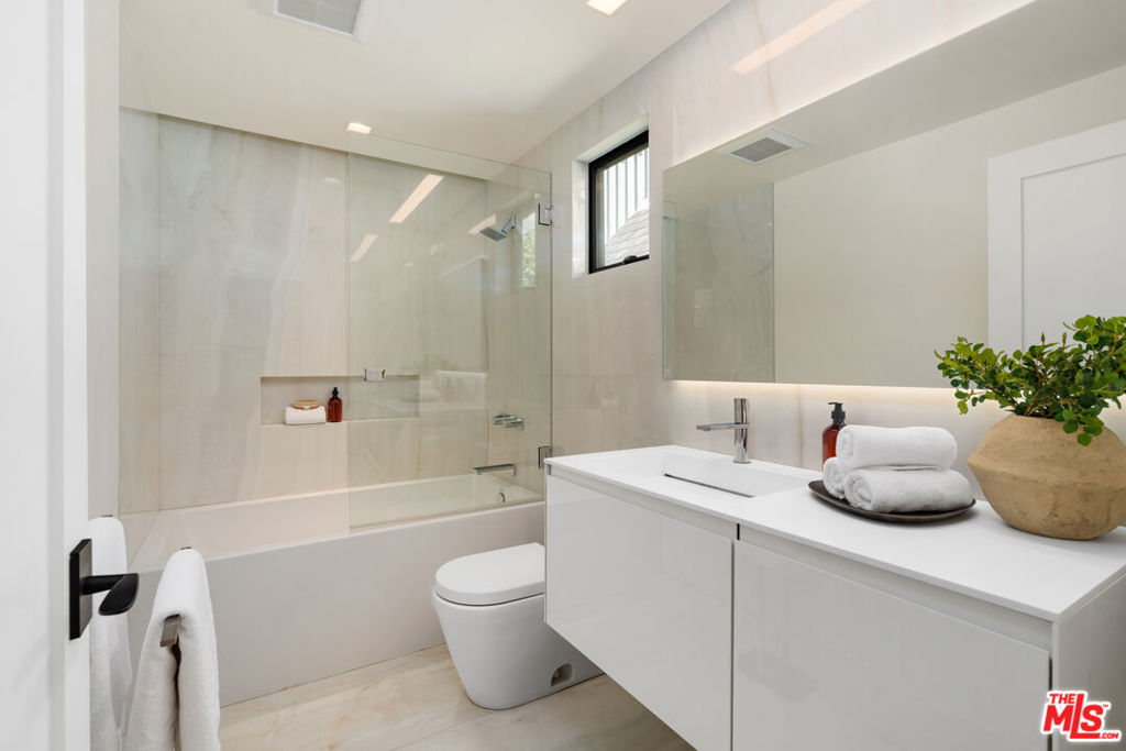 1146 Sierra Alta Way Property Photo 31