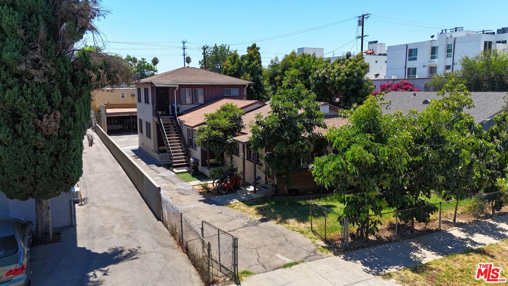 14830 Erwin Street Property Photo 10