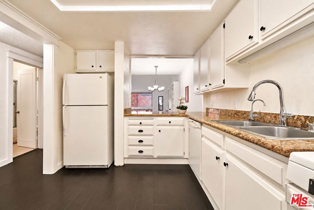 200 S La Fayette Park Place 2 Property Photo 8